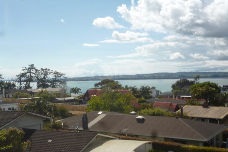 Photo of property in 76 Marine Parade, Mellons Bay, Auckland, 2014