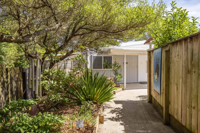 Photo of property in 222 Main Road South, Raumati South, Paraparaumu, 5032