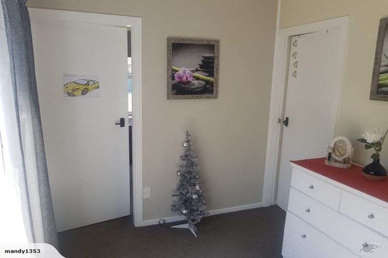 Photo of property in 9 Hursthouse Street, Vogeltown, New Plymouth, 4310