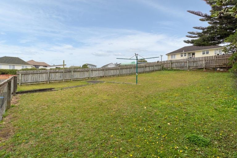 Photo of property in 132 Castor Crescent, Cannons Creek, Porirua, 5024