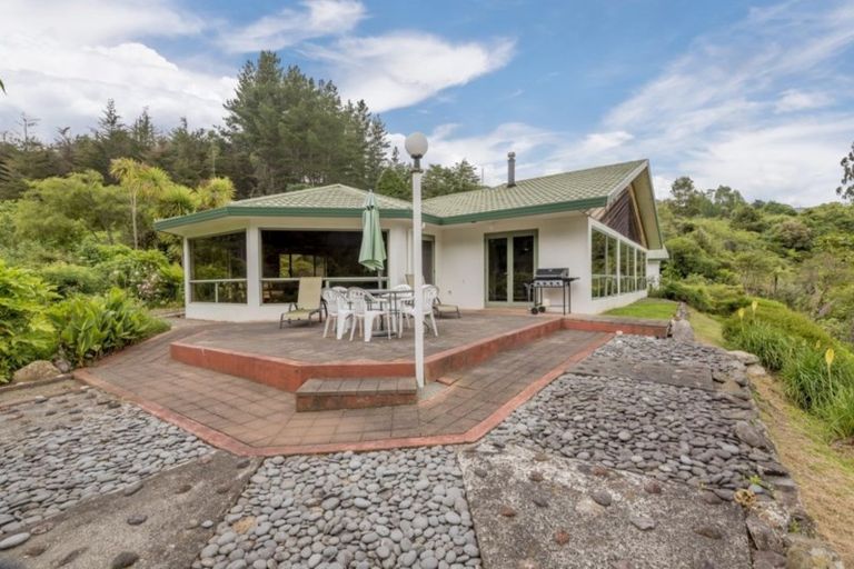 Photo of property in 14 Makahika Road, Levin, 5571