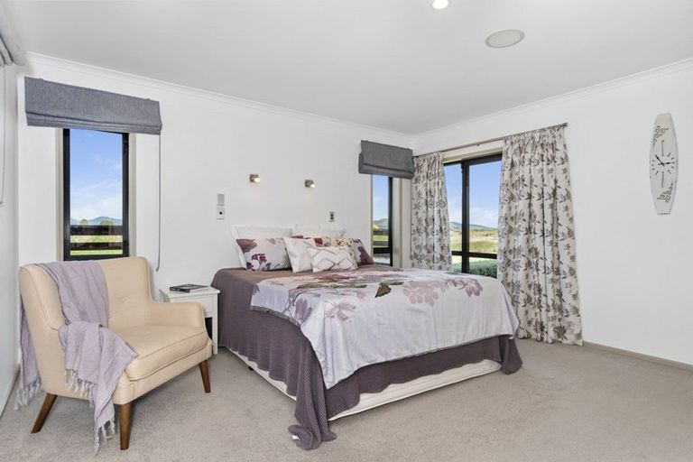 Photo of property in 16 Gibson Place, Papamoa Beach, Papamoa, 3118