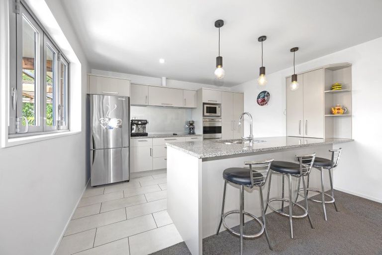 Photo of property in 15 Cridland Place, Halswell, Christchurch, 8025