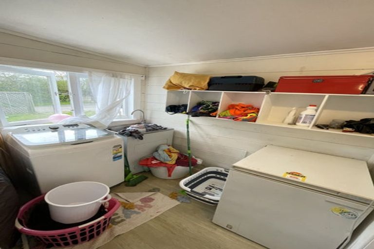 Photo of property in 11 Clayburn Road, Glen Eden, Auckland, 0602