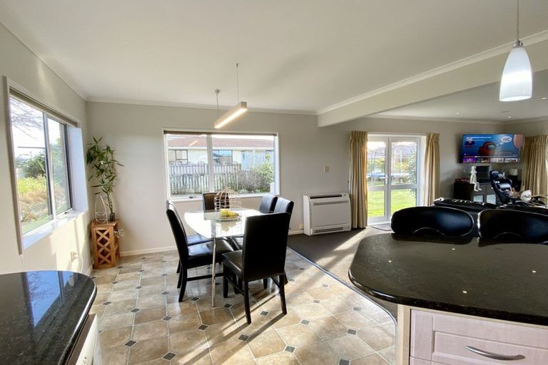 Photo of property in 45 Vogel Place, Waikiwi, Invercargill, 9810