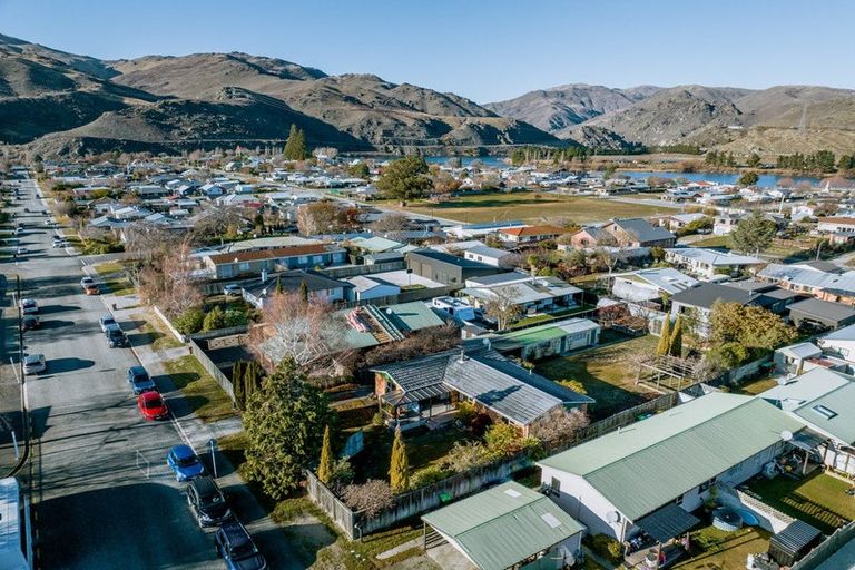 Photo of property in 64 Molyneux Avenue, Cromwell, 9310