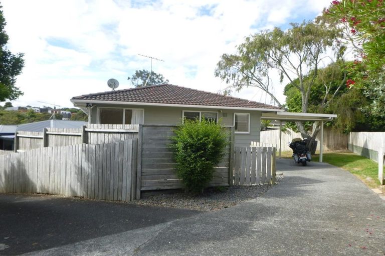 Photo of property in 66 Reynella Drive, Massey, Auckland, 0614