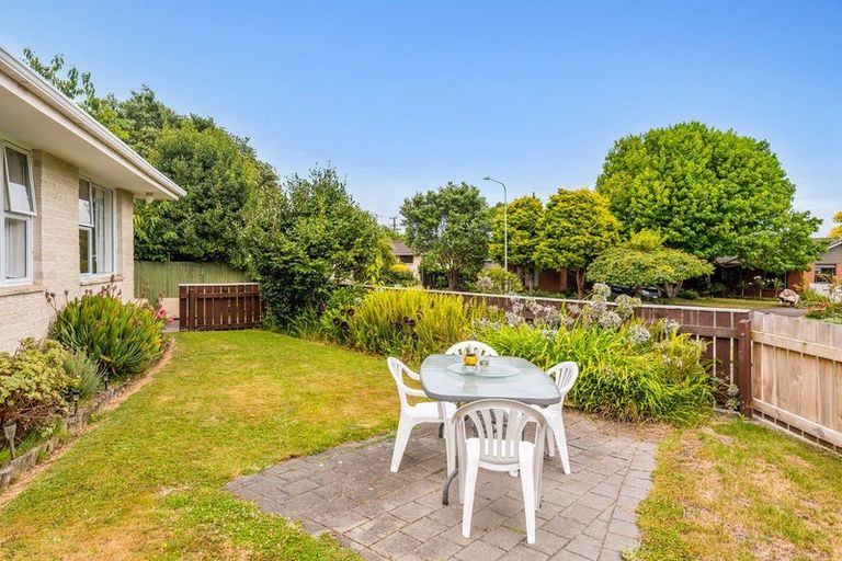 Photo of property in 5 Wakefield Grove, Waikanae, 5036