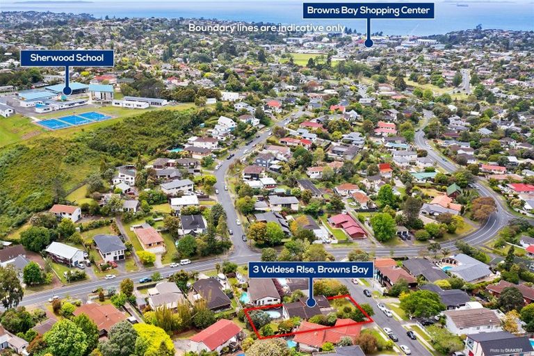 Photo of property in 3 Valdese Rise, Browns Bay, Auckland, 0630