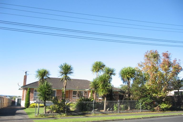 Photo of property in 133 Bleakhouse Road, Mellons Bay, Auckland, 2014