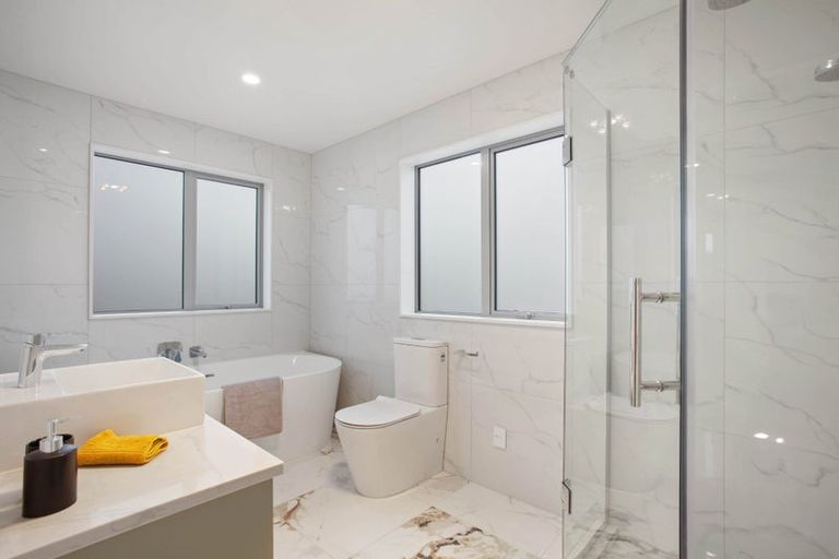 Photo of property in 39b Sorrel Crescent, Bucklands Beach, Auckland, 2012