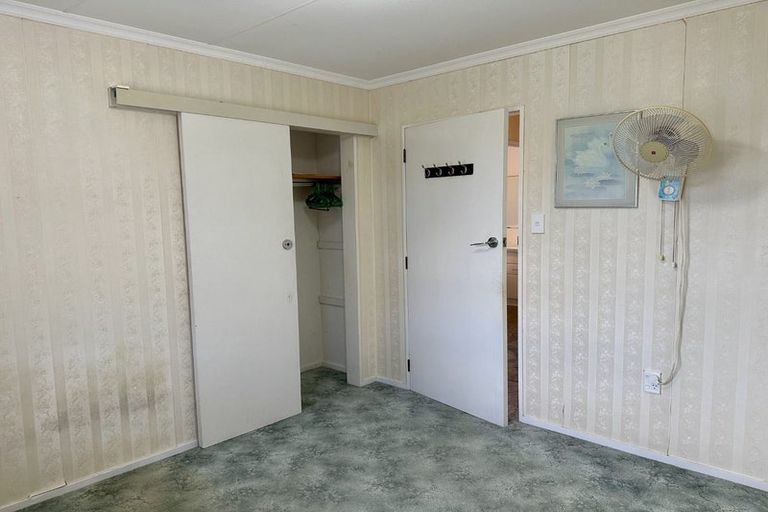 Photo of property in 58 Rhodes Drive, Kelvin Grove, Palmerston North, 4414