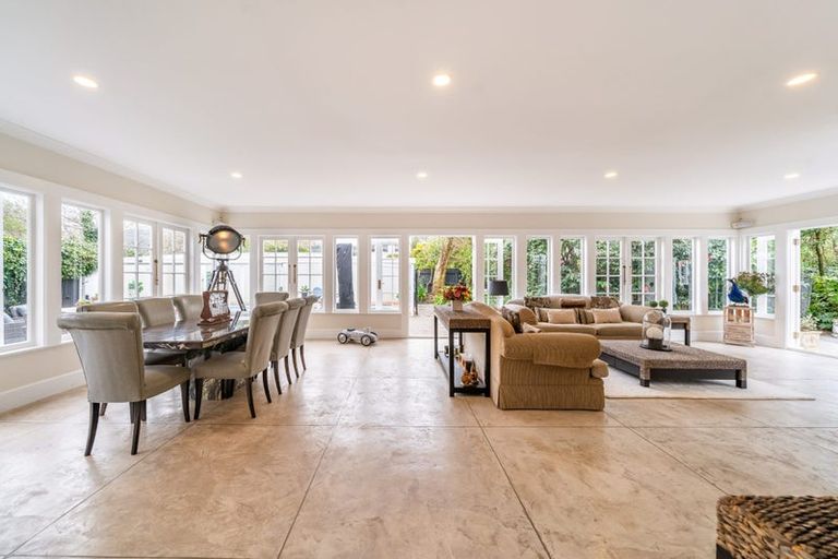 Photo of property in 291 Fergusson Drive, Heretaunga, Upper Hutt, 5018