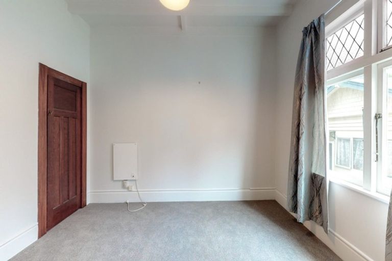 Photo of property in 124 Glenmore Street, Northland, Wellington, 6012