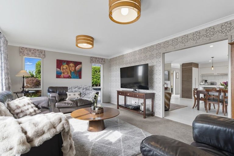 Photo of property in 11 Haden Place, Omokoroa, 3114