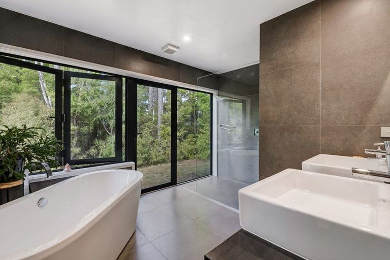 Photo of property in 102 West Road, Kaukapakapa, 0873