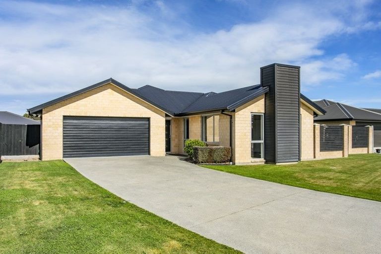 Photo of property in 31 Beech Drive, Rangiora, 7400