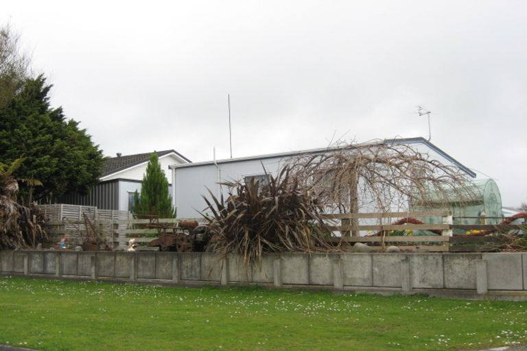 Photo of property in 10 Dunn Street, Egmont Village, 4372