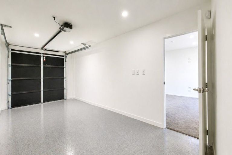 Photo of property in 1 Kaimai Avenue, Massey, 0614