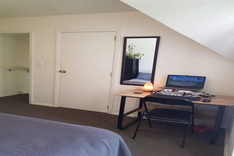 Photo of property in 11a Kopiko Way, Brooklyn, Wellington, 6021