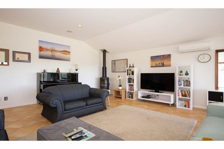 Photo of property in 33 Rarere Terrace, Kerikeri, 0230