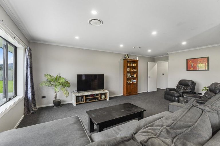 Photo of property in 17 Te Wiremu Lane, Otaki, 5512