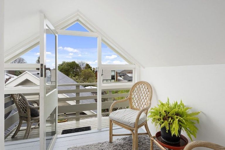 Photo of property in 39 Wiggins Street, Sumner, Christchurch, 8081