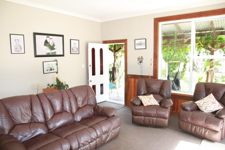 Photo of property in 1653 Mokau Road, Uruti, Urenui, 4379