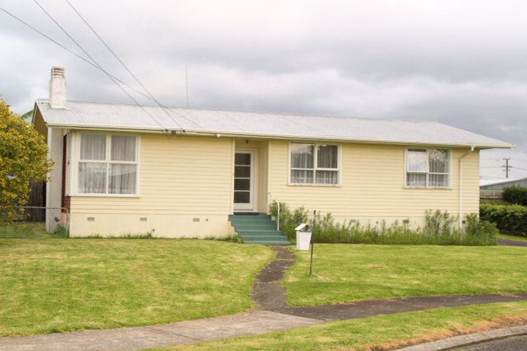 Photo of property in 7 Gardiner Grove, Mangere East, Auckland, 2024
