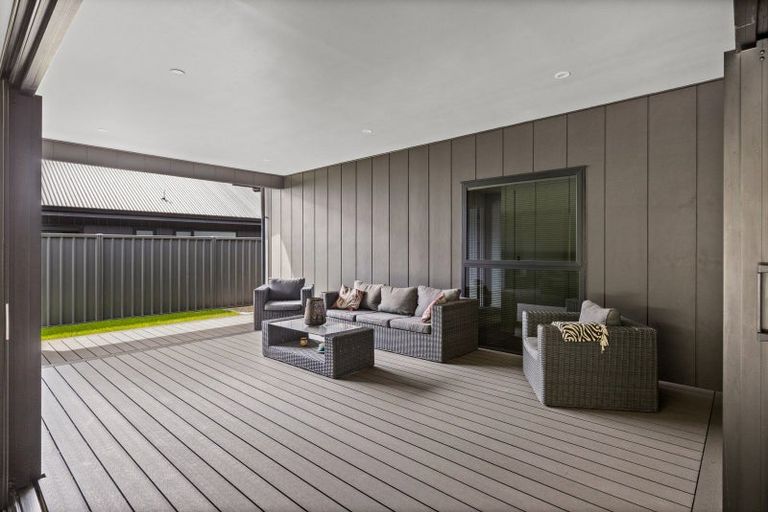 Photo of property in 20 Taruna Place, Havelock North, 4130