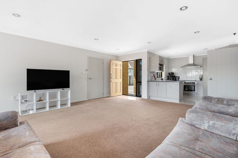 Photo of property in 24a Seddon Avenue, Papatoetoe, Auckland, 2104