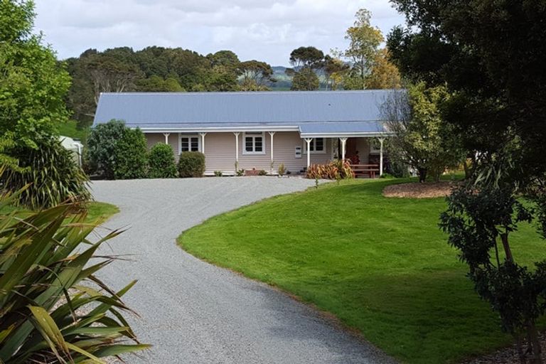 Photo of property in 364 Oneriri Road, Kaiwaka, 0573