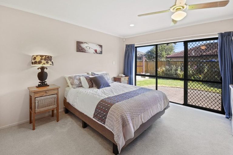 Photo of property in 6 Croftview Road, Wattle Downs, Auckland, 2103
