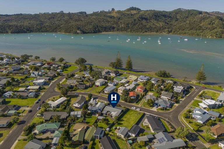Photo of property in 77 Catherine Crescent, Whitianga, 3510