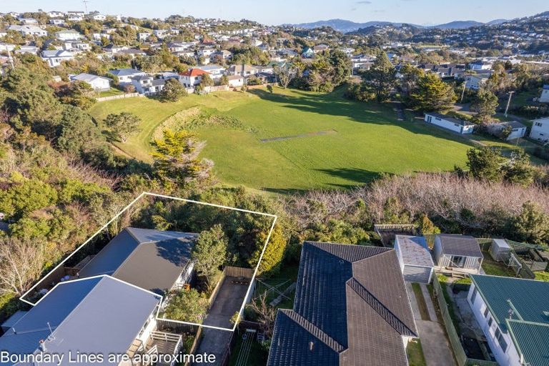 Photo of property in 21b Colchester Crescent, Newlands, Wellington, 6037