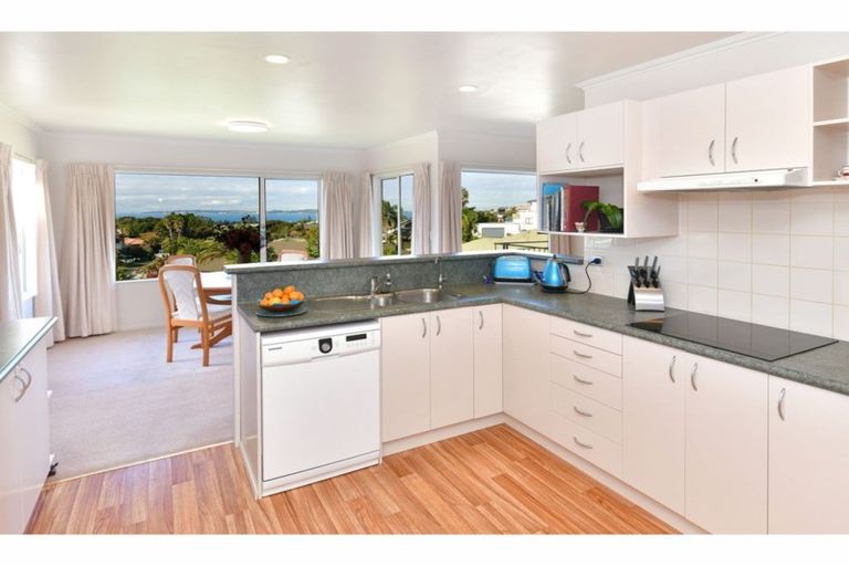 Photo of property in 4 Astor Place, Orewa, 0931