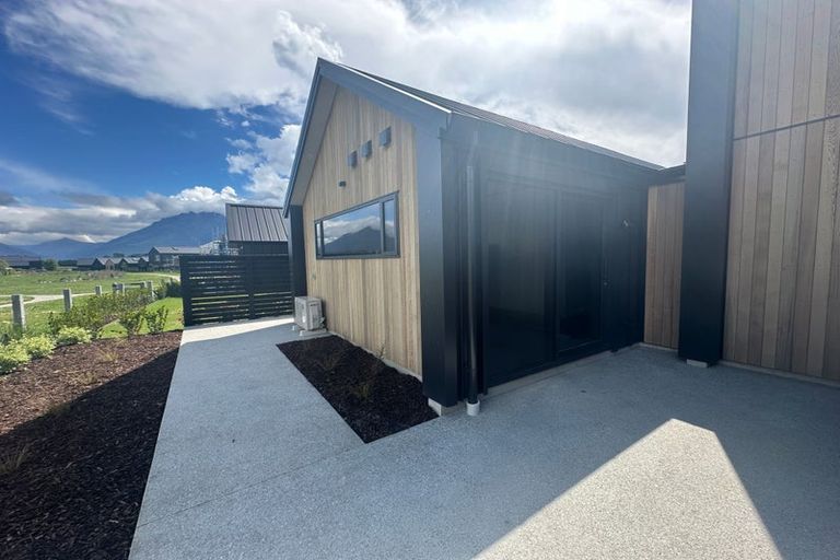 Photo of property in 17 Taurus Lane, Jacks Point, 9371