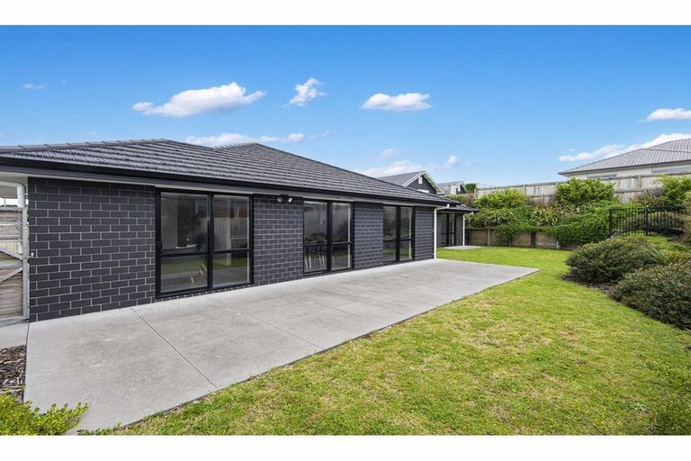 Photo of property in 25 Lake Drive, Tikipunga, Whangarei, 0112