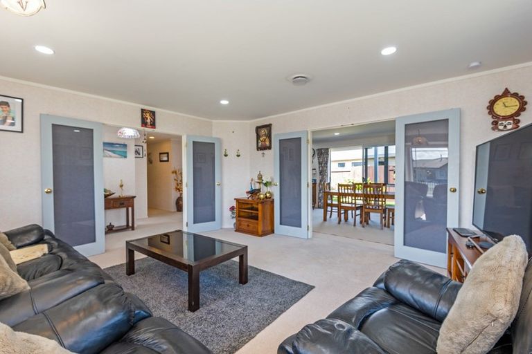 Photo of property in 4 Aspen Way, Kelvin Grove, Palmerston North, 4414