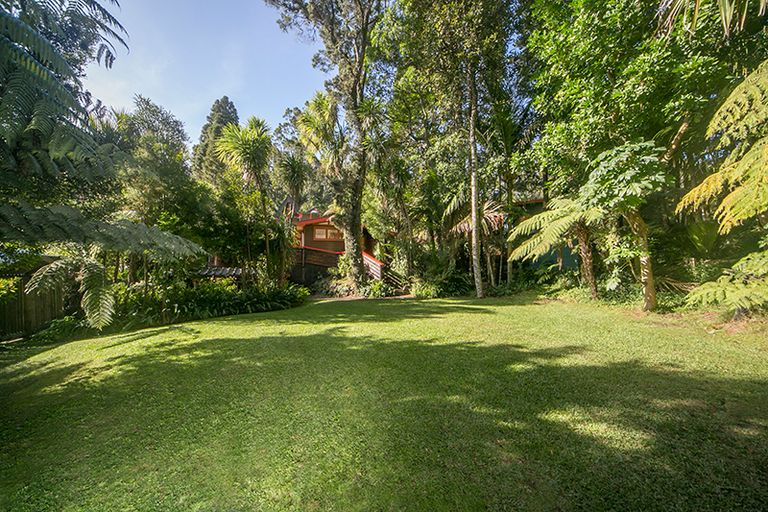 Photo of property in 12 Taraire Road, Titirangi, Auckland, 0604