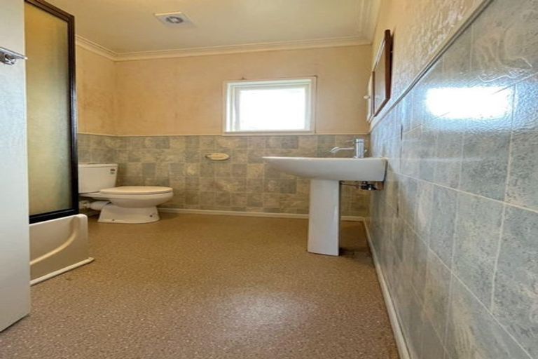 Photo of property in 23 Barbary Avenue, Kelston, Auckland, 0602