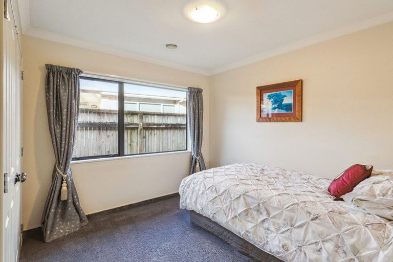 Photo of property in 1 Quadrant Heights, Paraparaumu, 5032