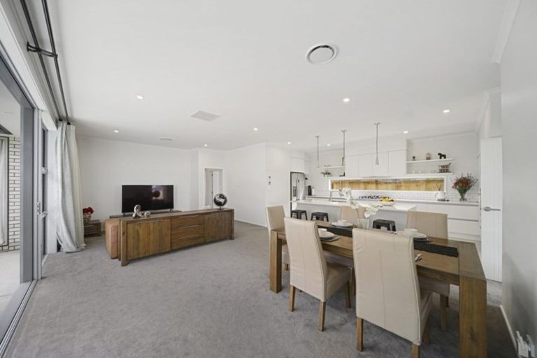 Photo of property in 57 Hayfield Way, Karaka, Papakura, 2113