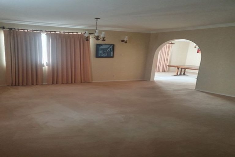 Photo of property in 5 Westview Grove, Miramar, Wellington, 6022