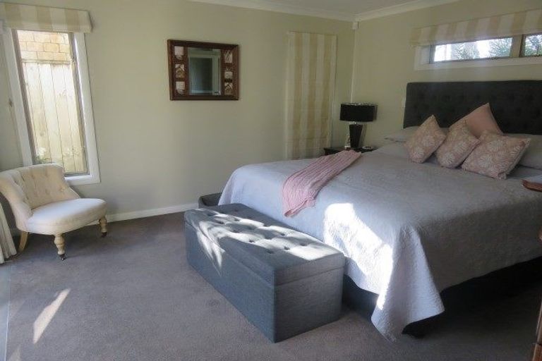 Photo of property in 2 Oldfield Court, Huntington, Hamilton, 3210