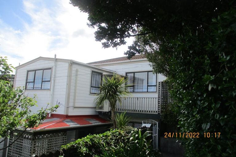 Photo of property in 81 Northland Road, Northland, Wellington, 6012