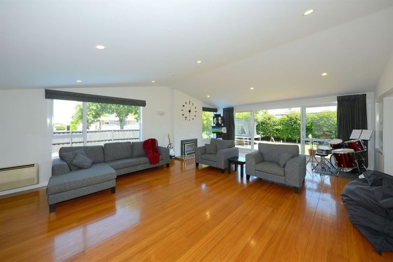 Photo of property in 1 Yardley Street, Avonhead, Christchurch, 8042