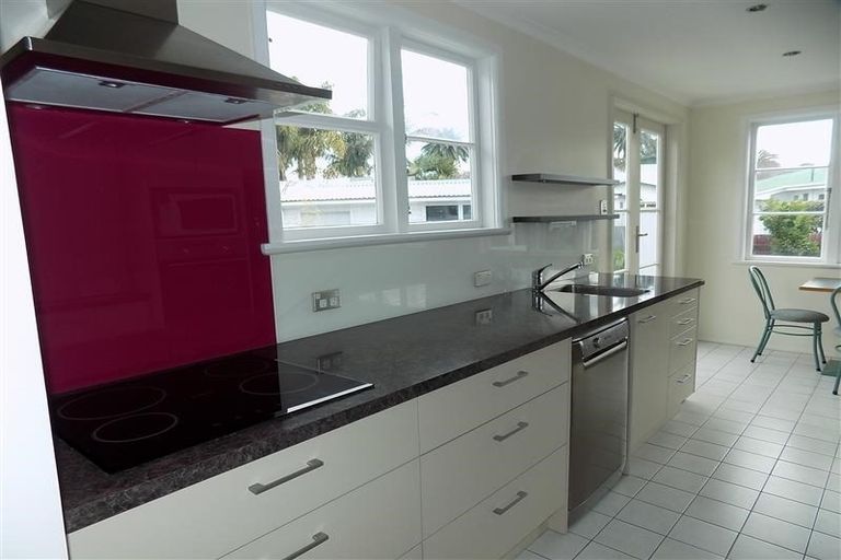 Photo of property in 1 Russell Road, Marewa, Napier, 4110