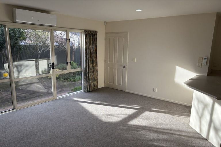 Photo of property in 17d Division Street, Riccarton, Christchurch, 8041