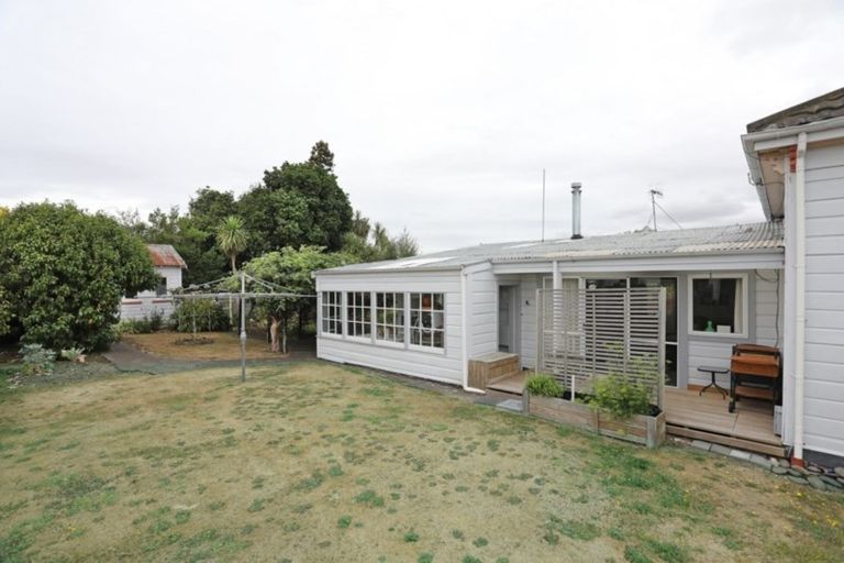 Photo of property in 16 Toia Street, Marton, 4710